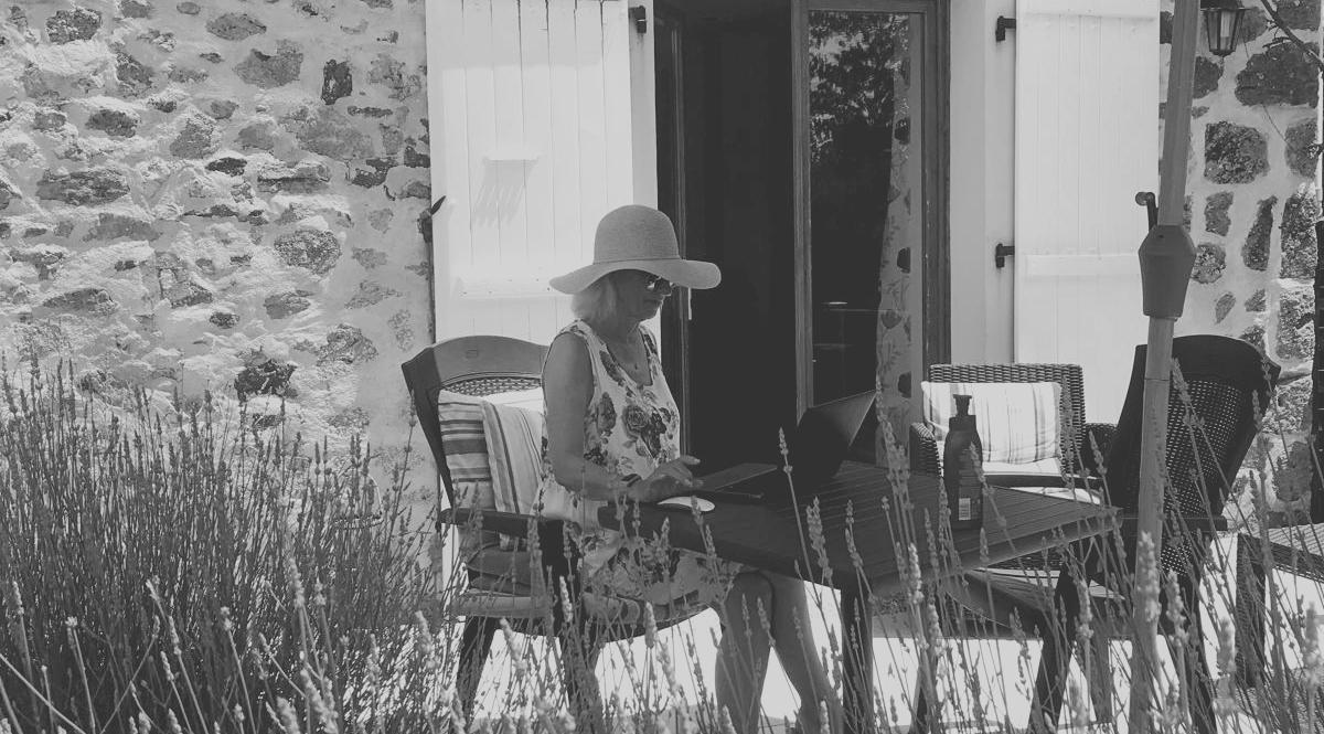 home page banner black and white Sarah Hawthorn writing in summer French rental